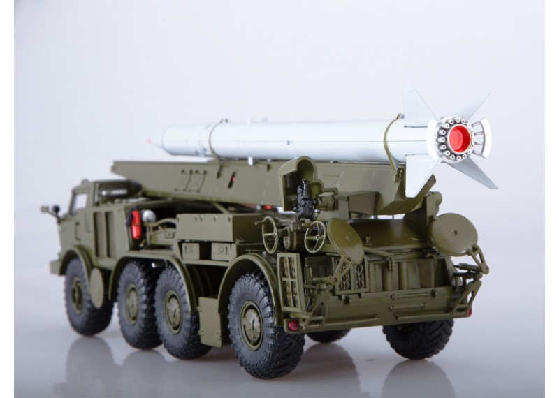 ЛУНА-М 9П113 с ракетой 9M21 на шасси ЗИЛ-135ЛМ